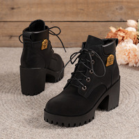 Bottes Rhubarbe Transfrontalières pour Femmes 2024 Nouveauté Chaudes Courtes à Semelle Épaisse Style Britannique Vente en Gros Fabricants 916
