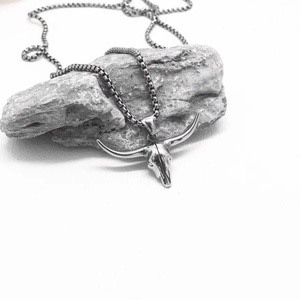 Nouveau Collier Pendentif Tête de Taureau en Acier Inoxydable Couleur Acier, Style Punk Tendance, Pendentif en Acier Titane, Bijoux pour Hommes - Product Image 3