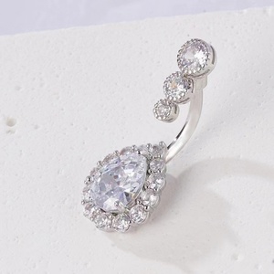 Piercing de nombril tendance et sexy en acier inoxydable plaqué or avec zircon, hypoallergénique, bijou de corps à boucle pour le nombril - Product Image 5