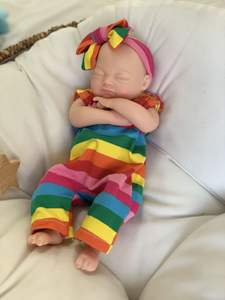 Muñeca Reborn de Silicona con Aspecto Realista, Bebé Desnudo con Chupete - Product Image 3