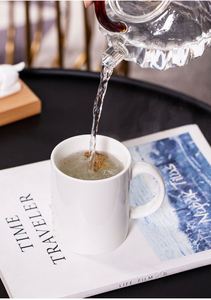 Mug en céramique blanc moderne de 11 oz pour sublimation, avec motif de logo personnalisable, idéal pour les cadeaux de fête et la consommation de lait - Product Image 3