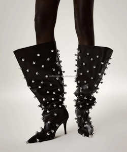 Scarpe REMAKE UPCYCLE Fatte a Mano con Rivetti in Ottone, Stile Patchwork, Unisex, di Lusso Vintage per Uomo e Donna - Product Image 6