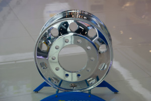ล้อรถบรรทุกอลูมิเนียมผสมเงิน19.5x8.25พรีเมี่ยม - Product Image 2