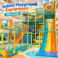 Centre de jeux pour enfants, équipement de jeux souples, équipement de terrain de jeux intérieur pour enfants avec toboggans et piscines à balles pour centres commerciaux