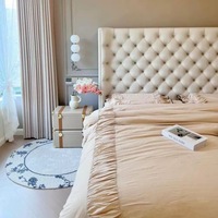 Lit capitonné de luxe en velours doux - Cadre en bois rembourré moderne, écologique et durable, design confortable avec boutons en losange