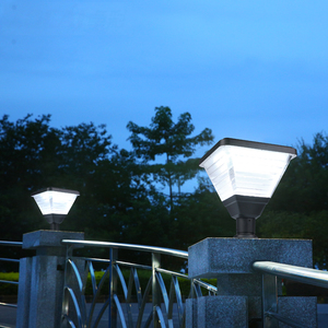 ไฟเสาอะลูมิเนียมอัลลอยพลังงานแสงอาทิตย์ระดับพรีเมี่ยม | IP65โคมไฟ LED กลางแจ้งกันน้ำรับประกัน5ปีสำหรับรั้วลานบ้าน - Product Image 6