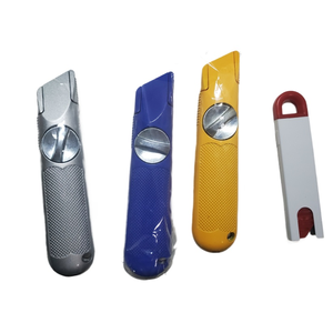Automatisches Einziehbares Sicherheitsmesser mit Edelstahlklinge und Kunststoffgriff zum Schnellen Öffnen von Kartons und Paketen - Product Image 6