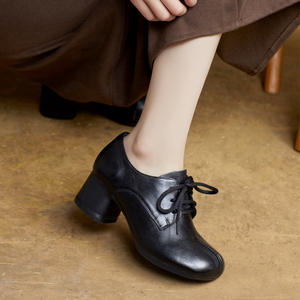 Nouvelles Bottines Chukka Confortables en Cuir Faites à la Main à Talon Carré pour Femme, Style Britannique, Idéales pour la Marche Saine - Product Image 4