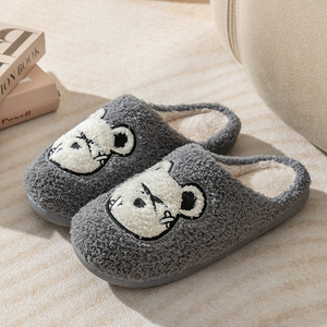 Chaussons confortables pour femmes, motif ours de dessin animé, en coton doux avec semelle extérieure antidérapante en TPR, fourrure thermique en peluche pour l'été - Product Image 2