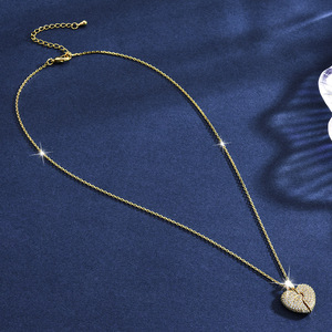 Collana personalizzata in acciaio al titanio con apertura e chiusura a forma di <span class=keywords><strong>cuore</strong></span> da donna ciondolo a forma di <span class=keywords><strong>cuore</strong></span> con catena a clavicola - Product Image 5