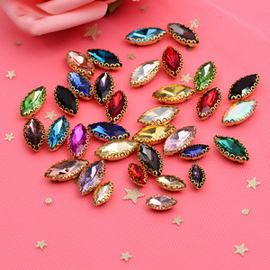 Strass Navette 12 Facettes Bord Doré pour Accessoires Cheveux DIY, Vêtements et Décorations à Coudre à la Main - Product Image 1