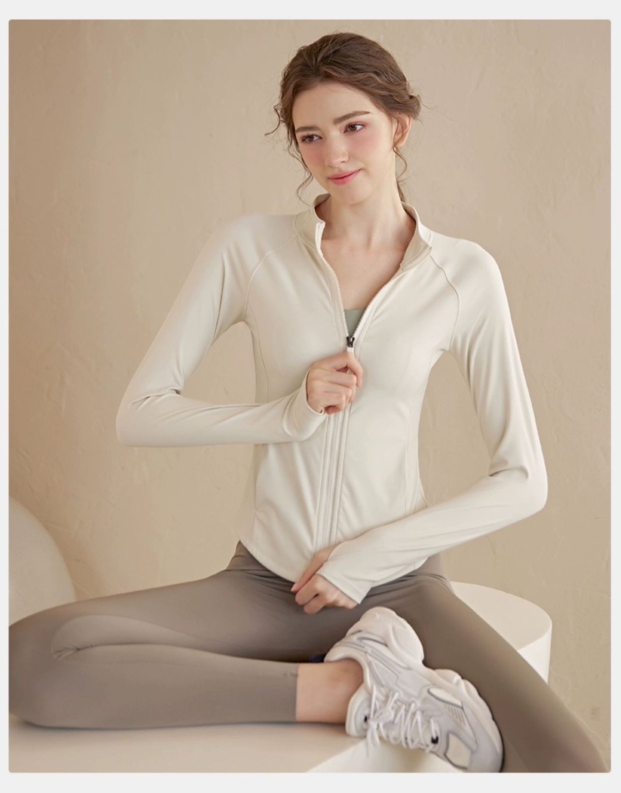 Women's Long-Sleeve Yoga Jacket with Double Zippers & Stand Collar - Slim-Fit, Figure-Flattering Sports Top for Running, Cycling