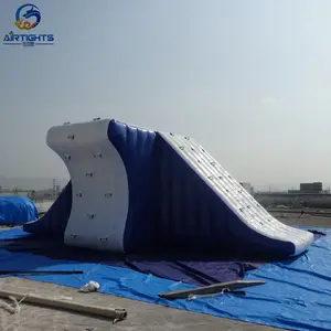 Tour flottante Jeu D'<span class=keywords><strong>action</strong></span> Géant D'escalade Coulissante Tour D'eau Gonflable pour Parc Aquatique - Product Image 1