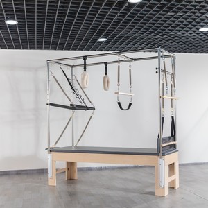 Combinaison <span class=keywords><strong>Pilates</strong></span> Reformer Cadillac en métal noir durable avec trapèze complet pour salle de sport, studio de yoga, club de yoga commercial, mise en forme du <span class=keywords><strong>corps</strong></span> - Product Image 3