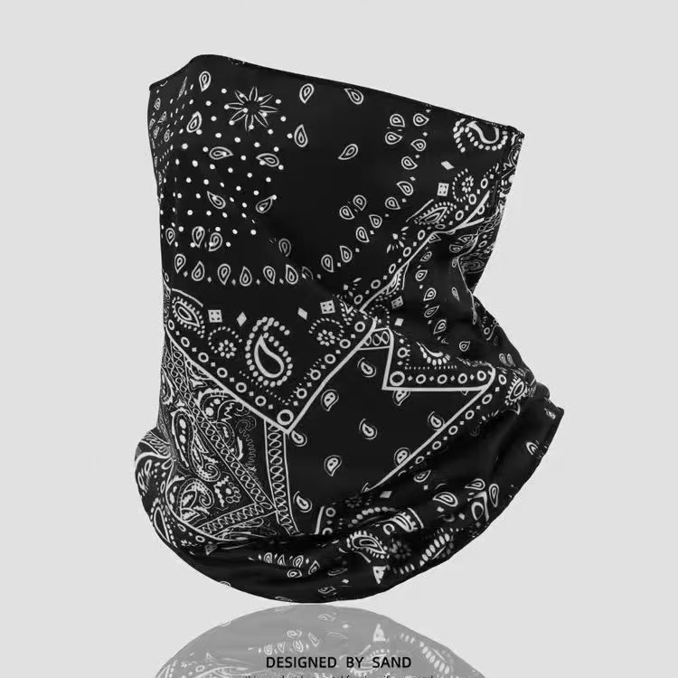 Base noire avec rayures blanches et motif perforé [sac opp]