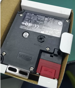 Interruptor de seguridad para puerta de máquina herramienta FANUC D4NL-1DFA-BS-F, tipo enchufable, con bloqueo de seguridad D4NL-1DFA-BS-F - Product Image 2
