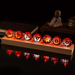 Adornos de Bolas de Cristal Rojas con Forma de Ojo de Rueda, Decoración Creativa para Escritorio, Recuerdos Prácticos, Regalos de Graduación para Estudiantes, Compañeros de Clase y Profesores - Product Image 1