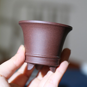 Maceta de Arcilla Morada en Miniatura, Hecha a Mano, Extra Pequeña, del Tamaño de la Palma de la Mano, para Bonsái - Product Image 1