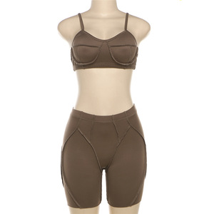 Conjunto de Dos Piezas de Moda Urbana para Mujer: Chaleco Personalizado con Tirantes Finos y Pantalones Cortos de Cintura Alta - Product Image 3