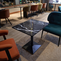 Table de restaurant en marbre durable
