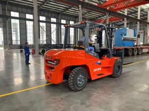 Carrello Elevatore Diesel a Combustione Interna 4x4 Fuoristrada 5 Tonnellate con Forche Usato Ricambi Autocaricanti a Propano Cinese - Product Image 3