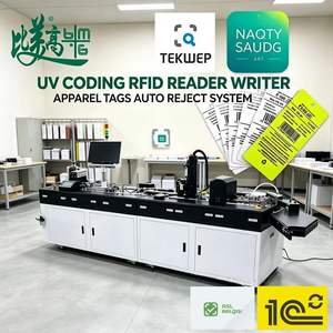 Imprimante UV RFID automatique avec lecture/écriture, correspondant aux données des puces et imprimant les informations des étiquettes de vêtements, avec fonction de rejet rapide des défauts - Product Image 1