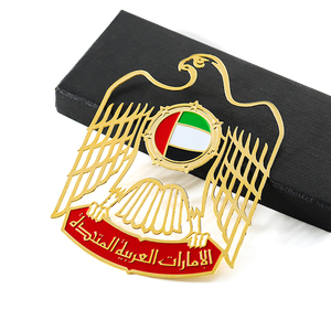 Badge de revers <span class=keywords><strong>personnalisé</strong></span> OEM en métal émaillé, double drapeau national croisé de deux pays, marque-page en métal coloré, placage doré creux - Product Image 4