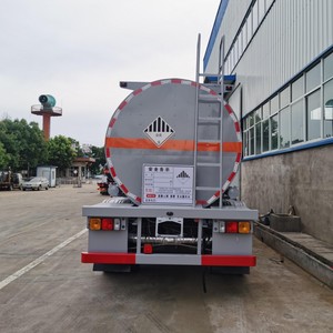 Semirremolque Tanque Aislado de 3 Ejes y 30 CBM para Transporte de Combustible y Aceite, con Múltiples Compartimentos, en Venta - Product Image 3