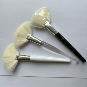 แปรงแต่งหน้าขนแพะสีขาวนุ่มพิเศษ ขนฟู แปรงไฮไลท์ขนาดใหญ่ แปรงปัดแก้ม แปรงปัดแป้ง - Product Image 3