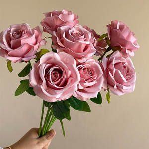 Roses artificielles en velours en gros, en vrac, rouges, blanches, bleues, roses, noires, violettes, fleurs décoratives personnalisées - Product Image 2