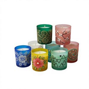 Élégante bougie en cire de soja parfumée avec motifs floraux et artistiques, faite à la main pour la décoration de la maison, les mariages et les festivals - Product Image 1