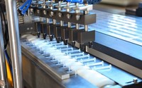 Machine d'emballage automatique multifonctionnelle pour seringue, flacon, ampoule, seringue, batterie, blister Alu-PVC