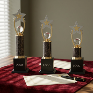 Premio de reconocimiento premium diseñado con precisión y acabado metálico superior para cada evento. - Product Image 1
