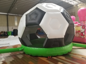 Château gonflable de football amusant inspiré par le divertissement, en PVC, pour usage commercial en extérieur - Product Image 3