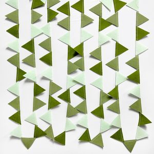 Décorations de fête vert olive, guirlande triangulaire en feutre vert sauge dégradé, mini-drapeaux suspendus - Product Image 6