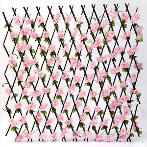 Pannelli in Legno a Griglia con Fiori di Ciliegio Artificiali, Recinzione Espandibile per Privacy, Vendita all'Ingrosso - Product Image 2