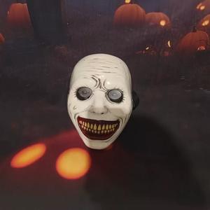Máscara de plástico de terror espeluznante para adultos Máscara sonriente más aterradora para fiestas de Halloween Casas embrujadas Disfraces de <span class=keywords><strong>juego</strong></span> de Halloween de <span class=keywords><strong>miedo</strong></span> - Product Image 5