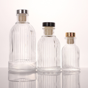Botella de aromaterapia de rayas verticales de 100ml, botella de aromaterapia de vidrio con columna romana con sabor a Ratán - Product Image 4