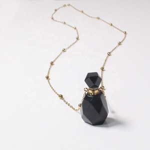 Collier diffuseur de parfum en pierres précieuses naturelles Zyo Jewelry, avec bouteille en cristal d'améthyste et quartz - Product Image 6