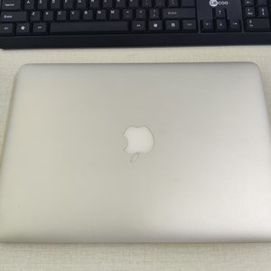 Utilisé pour APP-LE <span class=keywords><strong>MAC</strong></span>-BOOK A-IR <span class=keywords><strong>2013</strong></span> I5 4ème génération 8 Go de RAM 120 Go de SSD Haute Qualité - Product Image 1
