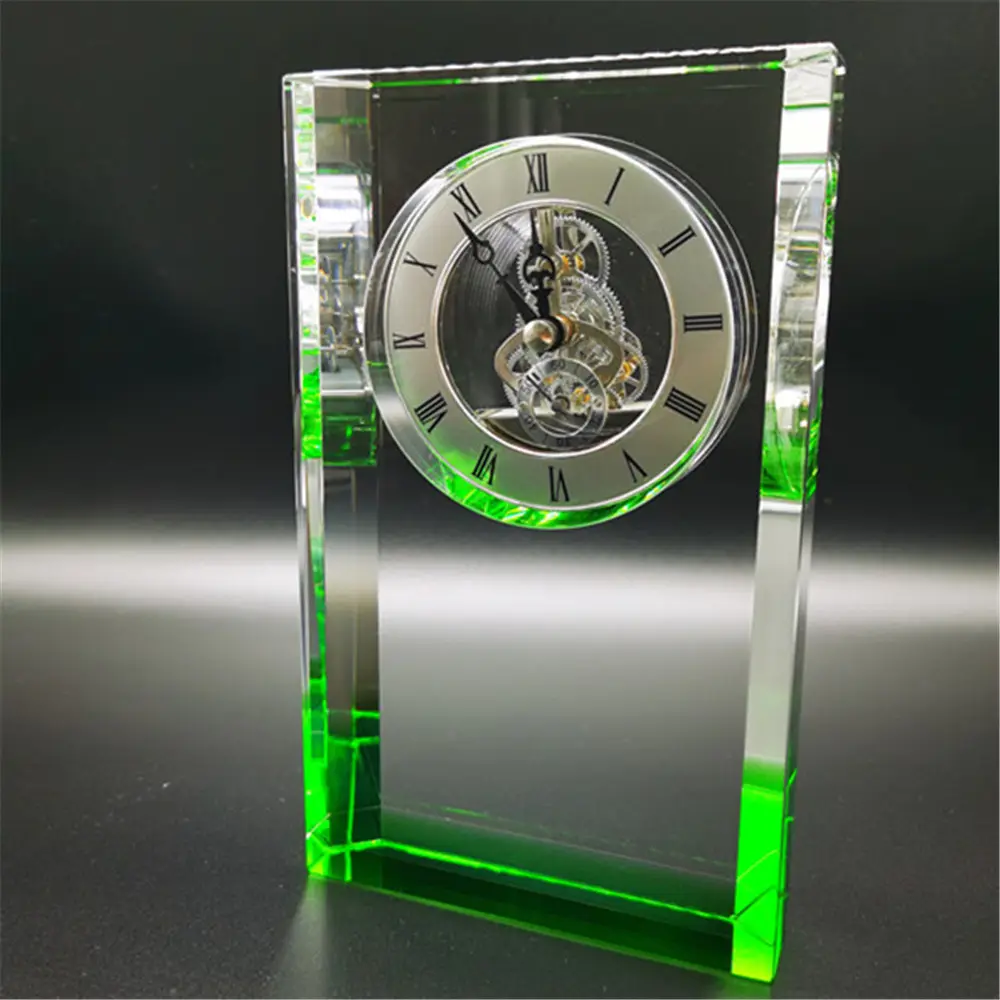 Kunden spezifisches Logo Kristall personal isierte Trophäen schreibtisch Stehuhr 3d Laser gravur Souvenir Watch Awards