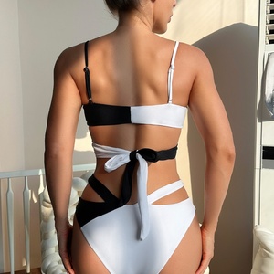 Conjunto de Bikini de Dos Piezas para Mujer 2024 con Estampado Blanco y Negro, Diseño Hueco Cruzado, Push-Up, Tanga y Relleno en el Pecho - Product Image 6