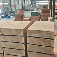 Panneau de placage mélaminé de première qualité 18 mm, panneau de particules OSB, panneau de placage en copeaux, panneau de placage industriel moderne pour armoire de cuisine intérieure