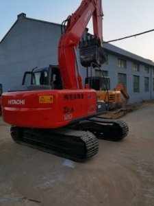 Excavatrice sur chenilles Hitachi ZX 120, équipement de construction à moteur diesel pour travaux de terrassement et de manutention de matériaux - Product Image 1