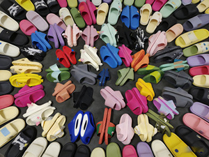 Zapatillas infantiles de varios estilos, sandalias de EVA de una tira para primavera/verano, ligeramente defectuosas, venta al por mayor en stock. - Product Image 4
