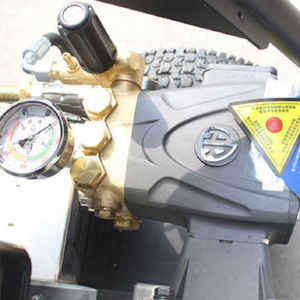 Venta caliente 250BAR Escala diésel de alta presión Máquina de limpieza de agua caliente Nuevo <span class=keywords><strong>motor</strong></span> de combustión interna Limpiador de agua caliente de metal - Product Image 5