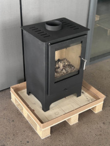 <span class=keywords><strong>Poêle</strong></span> <span class=keywords><strong>à</strong></span> <span class=keywords><strong>bois</strong></span> d'intérieur compact et écologique R0603A 5,5 kW <span class=keywords><strong>pour</strong></span> le chauffage et le réchauffement avec alimentation en air secondaire - Product Image 5