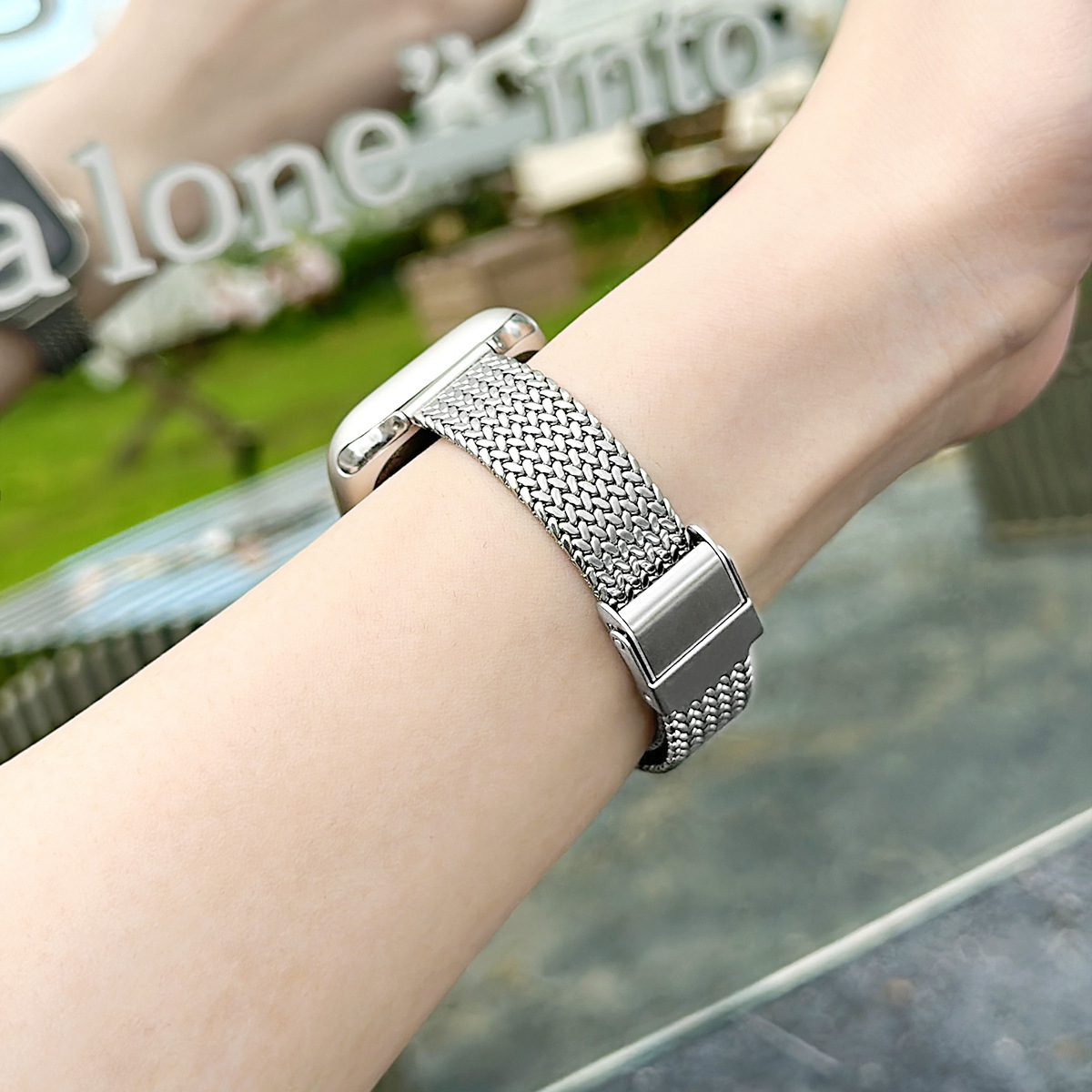 Applicable Apple Stainless Steel Milanese Style Slim Model Wheat Ear Safety Clasp Watch Strap with 14mm Interface