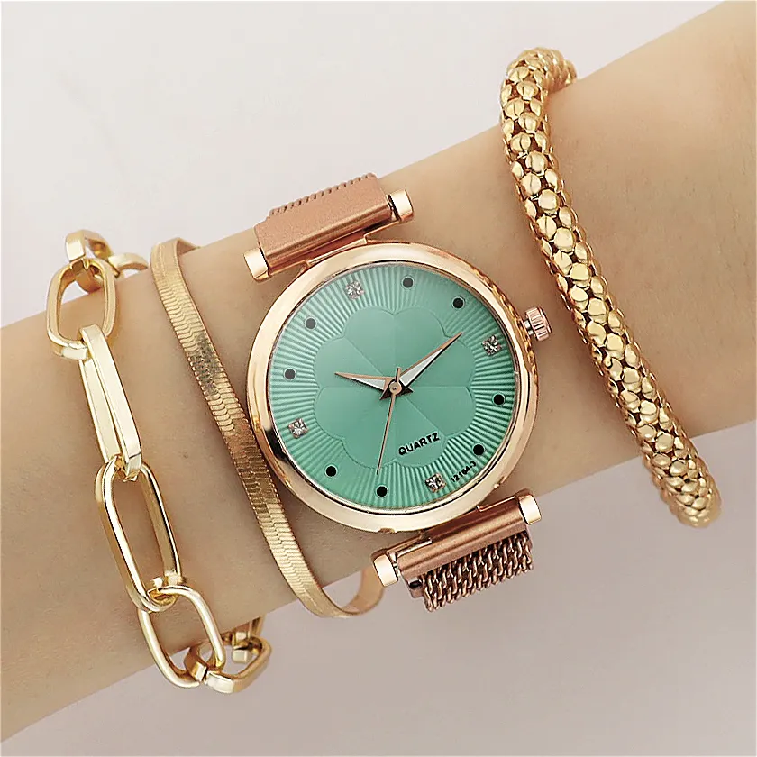Luxury Women Magnet Watches Fashionable Ladies Quartz Wristwatches Casual Montre Femme Women's Magnet Buck Watch Set