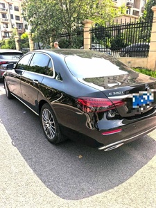 Voiture d'occasion <span class=keywords><strong>Mercedes</strong></span>-Benz E260L 2023 Classe <span class=keywords><strong>E</strong></span> 2.0T Turbo Berline de luxe à empattement long <span class=keywords><strong>Prix</strong></span> de gros - Product Image 4